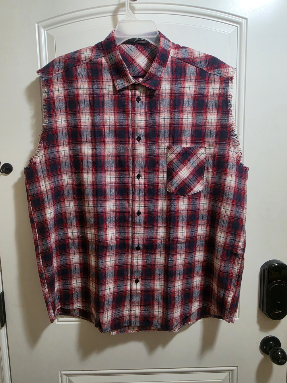 Mculivod Red & Navy Plaid Sleeveless Raw Edge Button-Down Shirt - Size 3XL